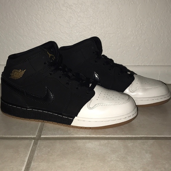 Jordan Shoes - Air Jordan 1 Retro Mid